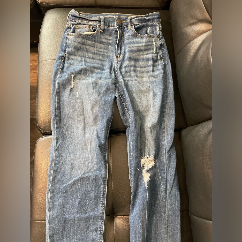 Old Navy Women's Blue Distressed Straight Leg Jeans